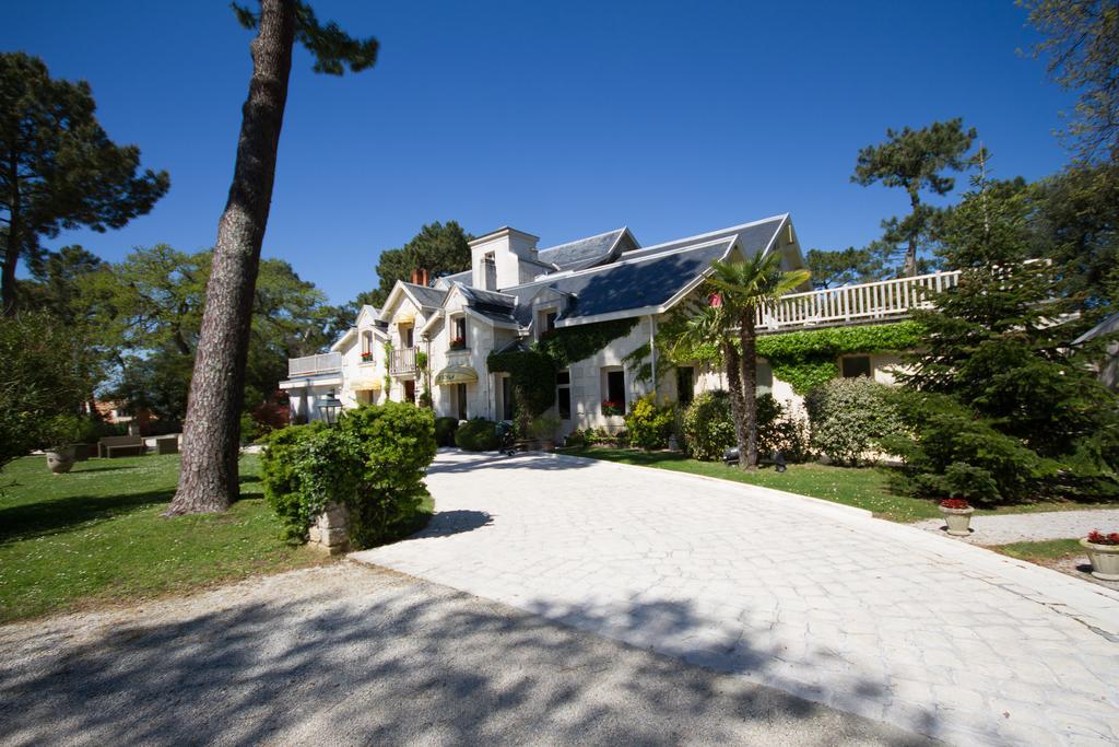 Hôtel The Originals Résidence de Rohan  Vaux-sur-Mer Esterno foto